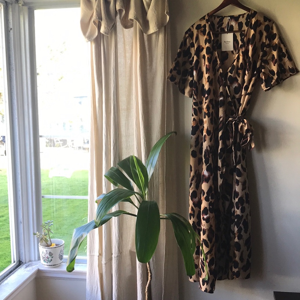 New! Cheetah Animal Print Wrap Maxi Dress 2X - Picture 3 of 8